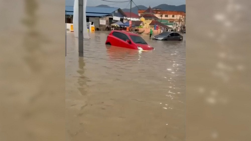 Búrka v Malajzii, prívalové dažde v Malajzii, povodne v Malajzii